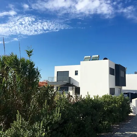 Super Luxury Villa With A Private Pool And Game Room, About 400 M From The Ocean ヴィラ
