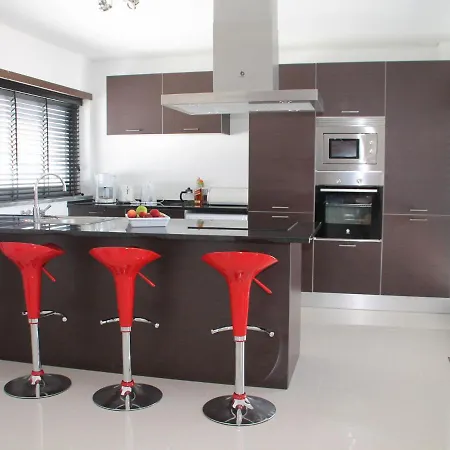 Super Luxury Villa With A Private Pool And Game Room, About 400 M From The Ocean Villa Lourinhã